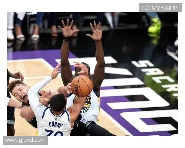 马刺卫冕主场追胜，爵士盼望绝地反击：一场篮球巅峰对决